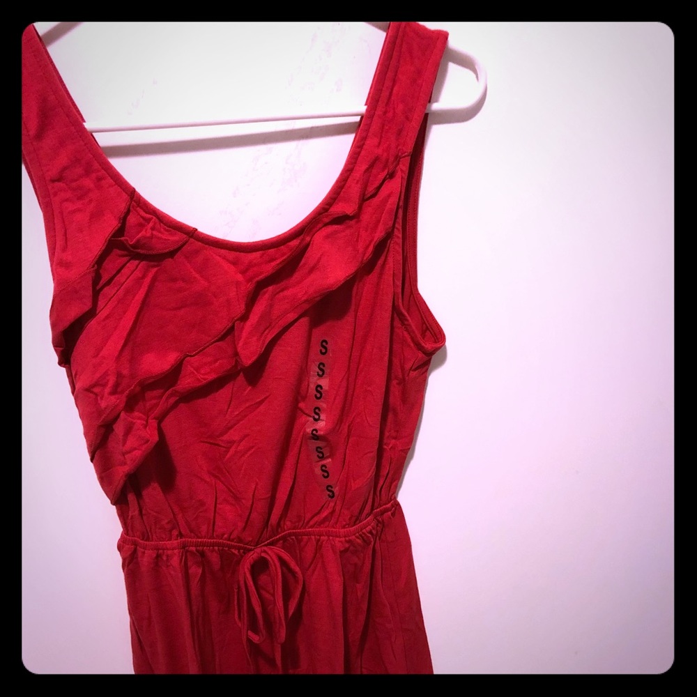 Beautiful red dress great for summer and fall!